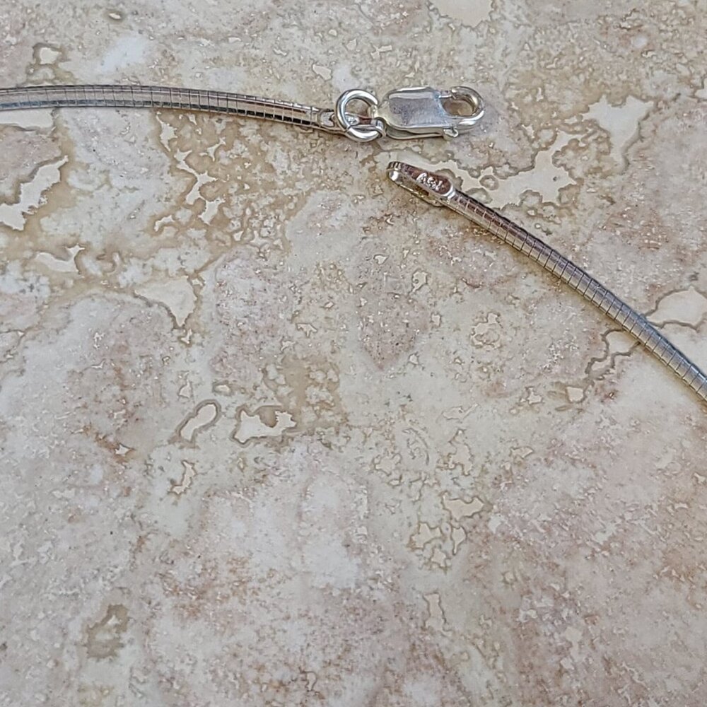 925 Sterling Silver 2MM Flat Omega Necklace 18" New - Picture 2 of 2